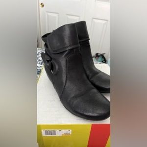 BearTrap Women’s saydie bootie size 8